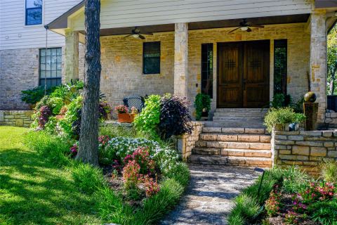 1501 S Chisholm Trail, Granbury