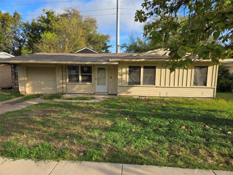 1311 E Inwood Drive, Arlington, TX 76010 — photo 2
