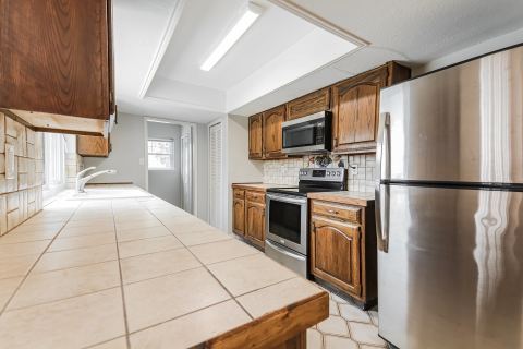 3464 Livingston Lane, Carrollton, TX 75007 — photo 3