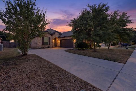 204 Saxon Street, Waxahachie, TX 75165 — photo 2