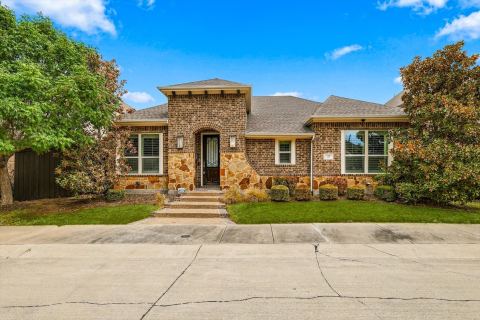 405 Sir Torin Lane, Lewisville, TX 75056 — photo 2
