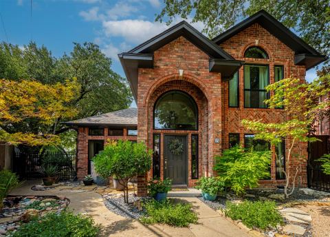 15 Country Club Place, Waxahachie