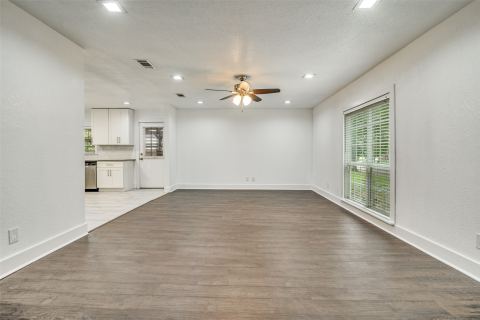 310 Thistle Drive, Garland, TX 75043 — photo 3