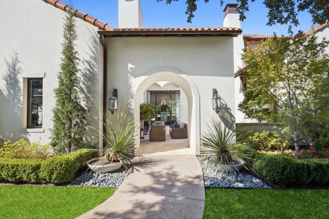 1402 Fountain Grass Court, Westlake
