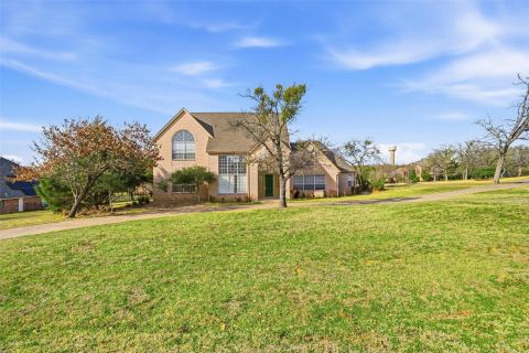 2829 Bent Oaks Drive, Burleson, TX 76028 — photo 2