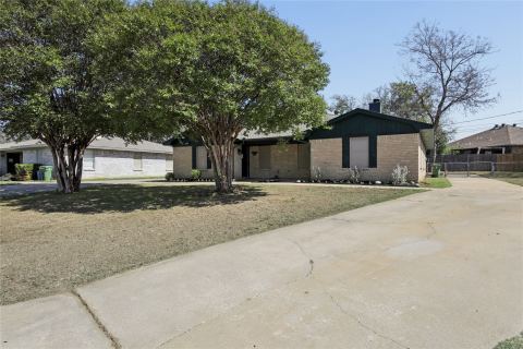 7724 Jennifer Lane, North Richland Hills, TX 76182 — photo 2
