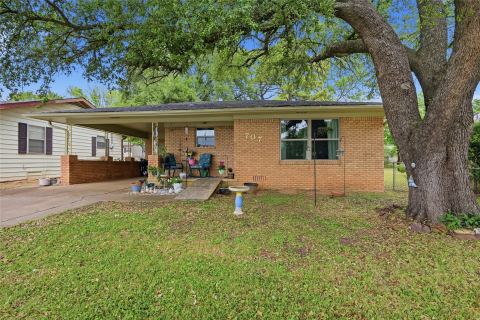 707 W Brock Street, Denison, TX 75020 — photo 2