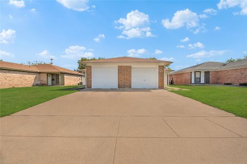 3723 Hulen Park Circle, Fort Worth
