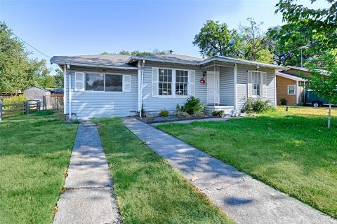 1007 E Russell Avenue, Carrollton