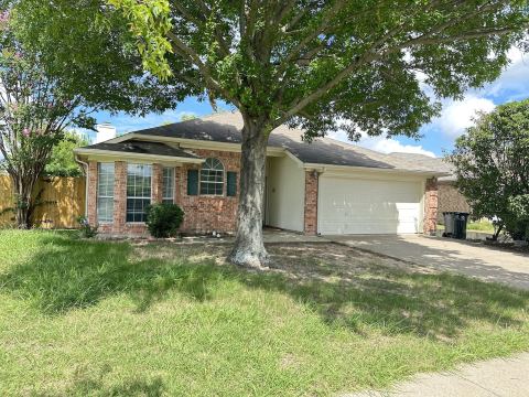 1117 Edenbrook Drive, Arlington, TX 76001 — photo 2