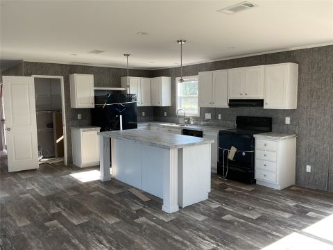 137 Firefly Drive, Springtown, TX 76082 — photo 2