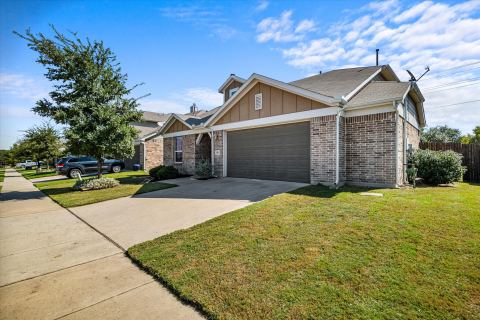 1105 Freesia Drive, Little Elm, TX 75068 — photo 2