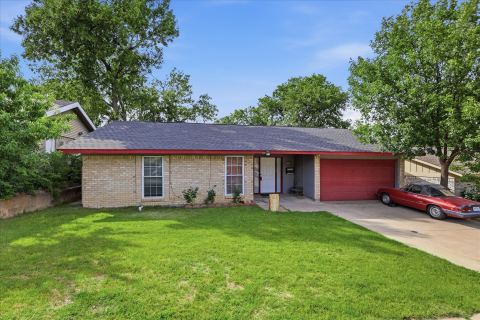 1839 Sherwood Lane, Carrollton, TX 75006 — photo 2