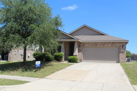1227 Eagles Nest Trail, Krum