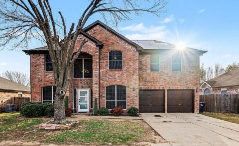 6715 Canyon Creek Drive, Arlington, TX 76001 — photo 2