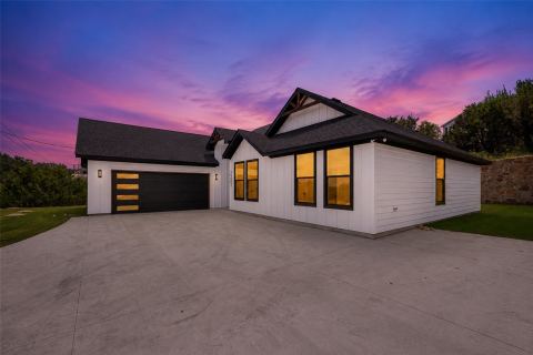 2203 Christine Drive, Granbury, TX 76048 — photo 2
