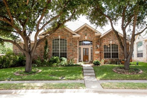 2221 Briary Trace Court, Lewisville