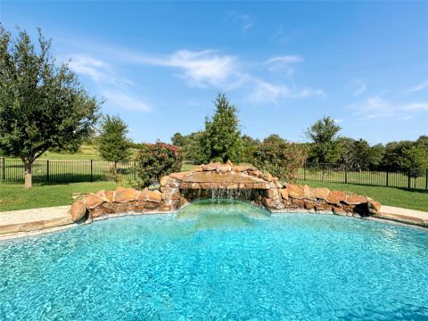 6509 Ladybank Court W, Cleburne