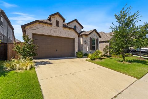 1916 Pelham Drive, Aubrey, TX 76227 — photo 2