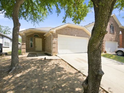 1011 Cruise Street, Denton
