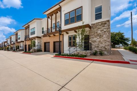 5885 Calmont Avenue 8109, Fort Worth