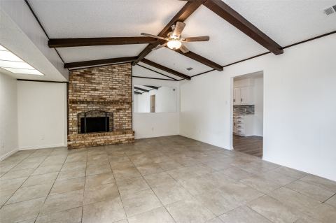 1902 Pat Ln, Carrollton, TX 75006 — photo 3