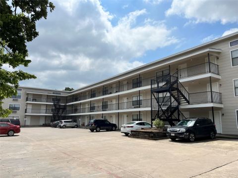 701 W Sycamore Street 205, Denton, TX 76201 — photo 2