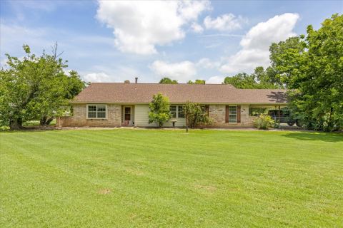 4210 Waples Road, Granbury, TX 76049 — photo 2