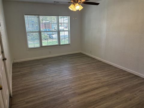 202 E Carolyn Drive, Garland, TX 75041 — photo 2