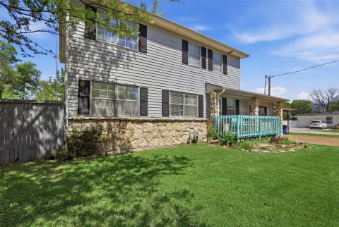 500 W Rucker Street, Granbury, TX 76048 — photo 2