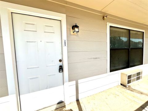 701 W Sycamore Street 205, Denton, TX 76201 — photo 3