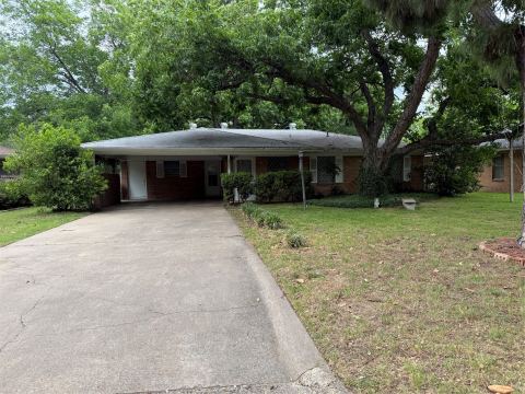 2402 W 5th Avenue, Corsicana, TX 75110 — photo 2