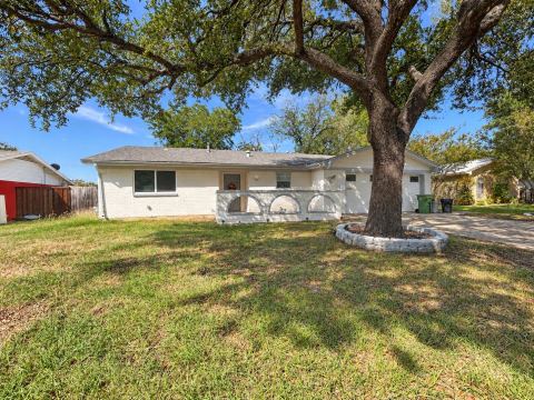 5125 Cloyce Court, North Richland Hills, TX 76180 — photo 2