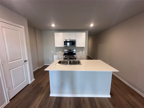 5549 Rollins Drive, Krum, TX 76249 — photo 2