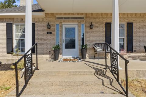 2116 Woodard Avenue, Cleburne, TX 76033 — photo 3
