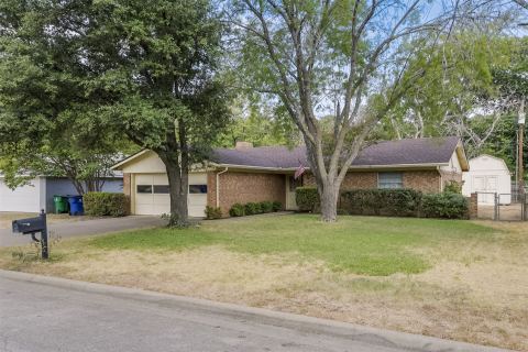 102 Alamo Street, Waxahachie, TX 75165 — photo 2