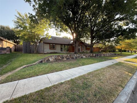 1617 Oak Creek Drive, Lewisville, TX 75077 — photo 2