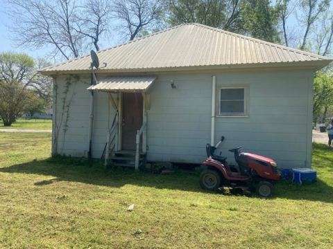 614 2nd Street, Kerens, TX 75144 — photo 2