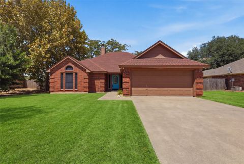 1507 Saddle Creek Court, Granbury, TX 76048 — photo 2