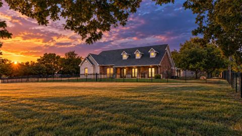 212 Oak Ridge Road, Denison
