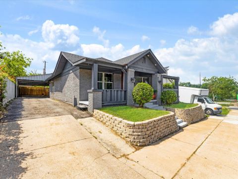 2506 Vaughn Boulevard, Fort Worth, TX 76105 — photo 3