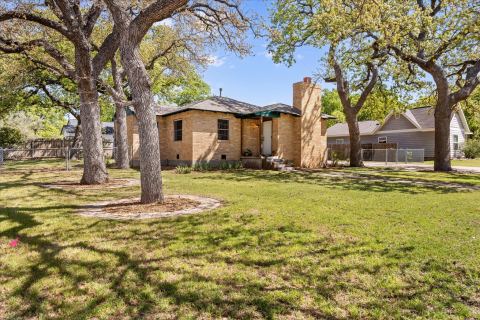 201 E 3rd Street, Weatherford, TX 76086 — photo 2