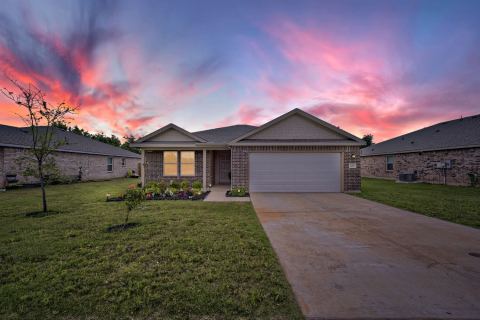 420 Jameson Street, Springtown
