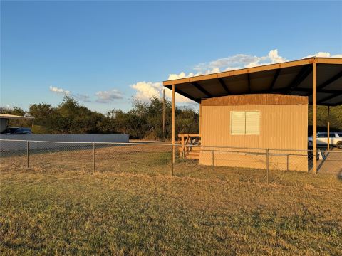 3304 Hidalgo Road B, Waxahachie, TX 75167 — photo 2