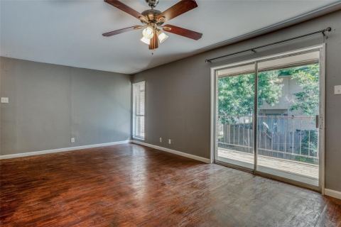 982 S Weatherred Drive B, Richardson, TX 75080 — photo 2