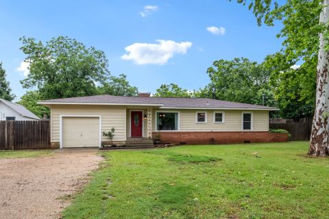 421 S 1st Street, Krum, TX 76249 — photo 2