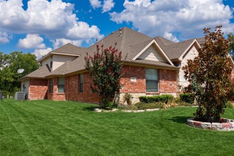 909 Blazing Star Drive, Garland, TX 75043 — photo 2