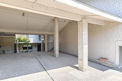 19 Country Lake Drive, Carrollton, TX 75006 — photo 3