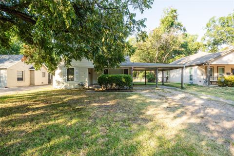 121 W Damon Street, Terrell