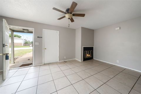 203 S Las Vegas Trail, White Settlement, TX 76108 — photo 2
